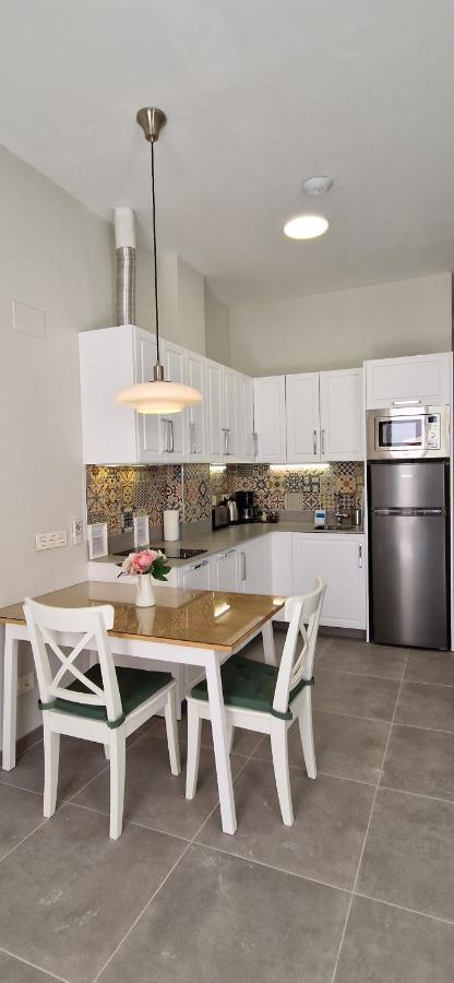 Malaga Lodge Apartments Bagian luar foto