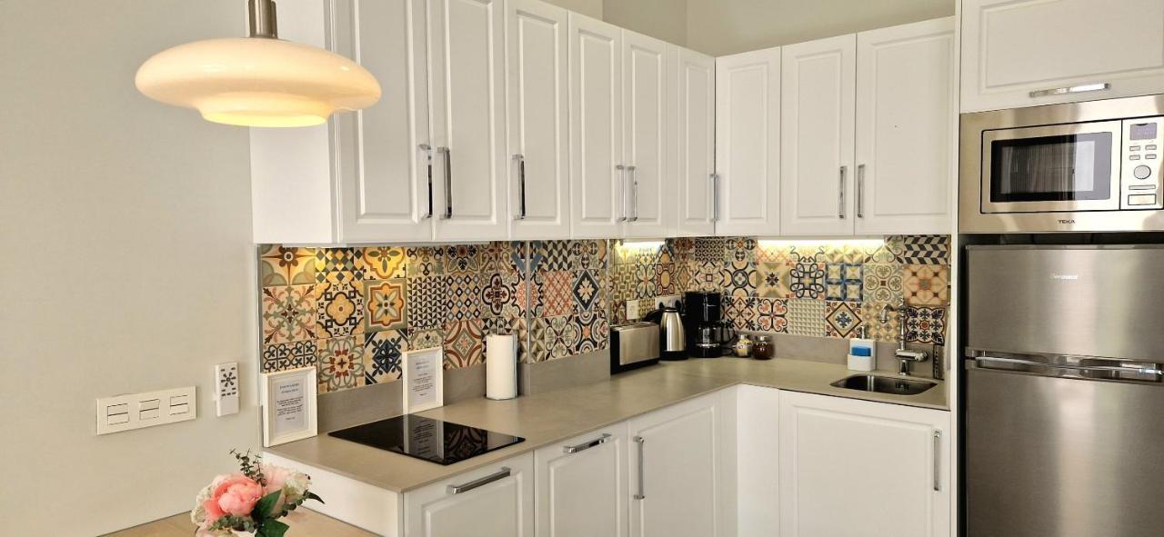 Malaga Lodge Apartments Bagian luar foto