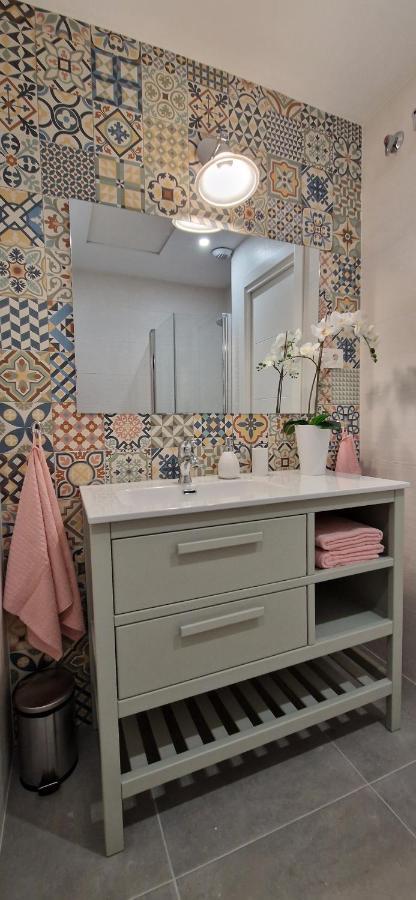 Malaga Lodge Apartments Bagian luar foto